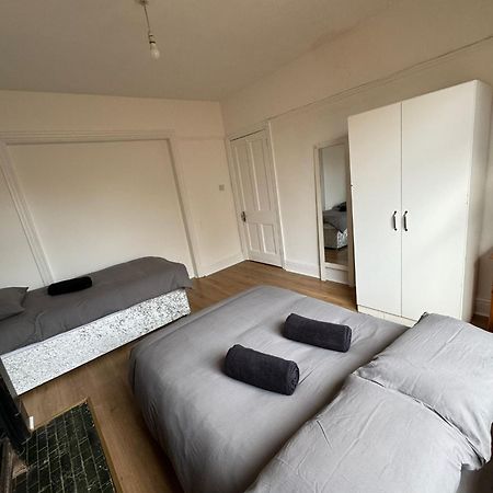 Very Nice Triple Room At 2 Iveragh Rd-5 ダブリン エクステリア 写真