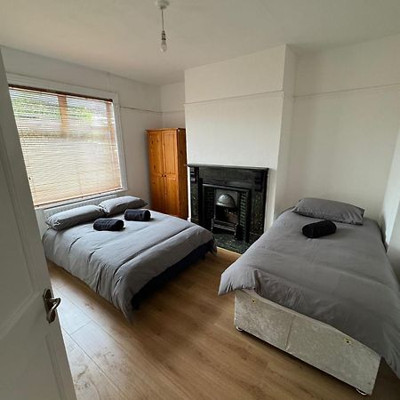 Very Nice Triple Room At 2 Iveragh Rd-5 ダブリン エクステリア 写真