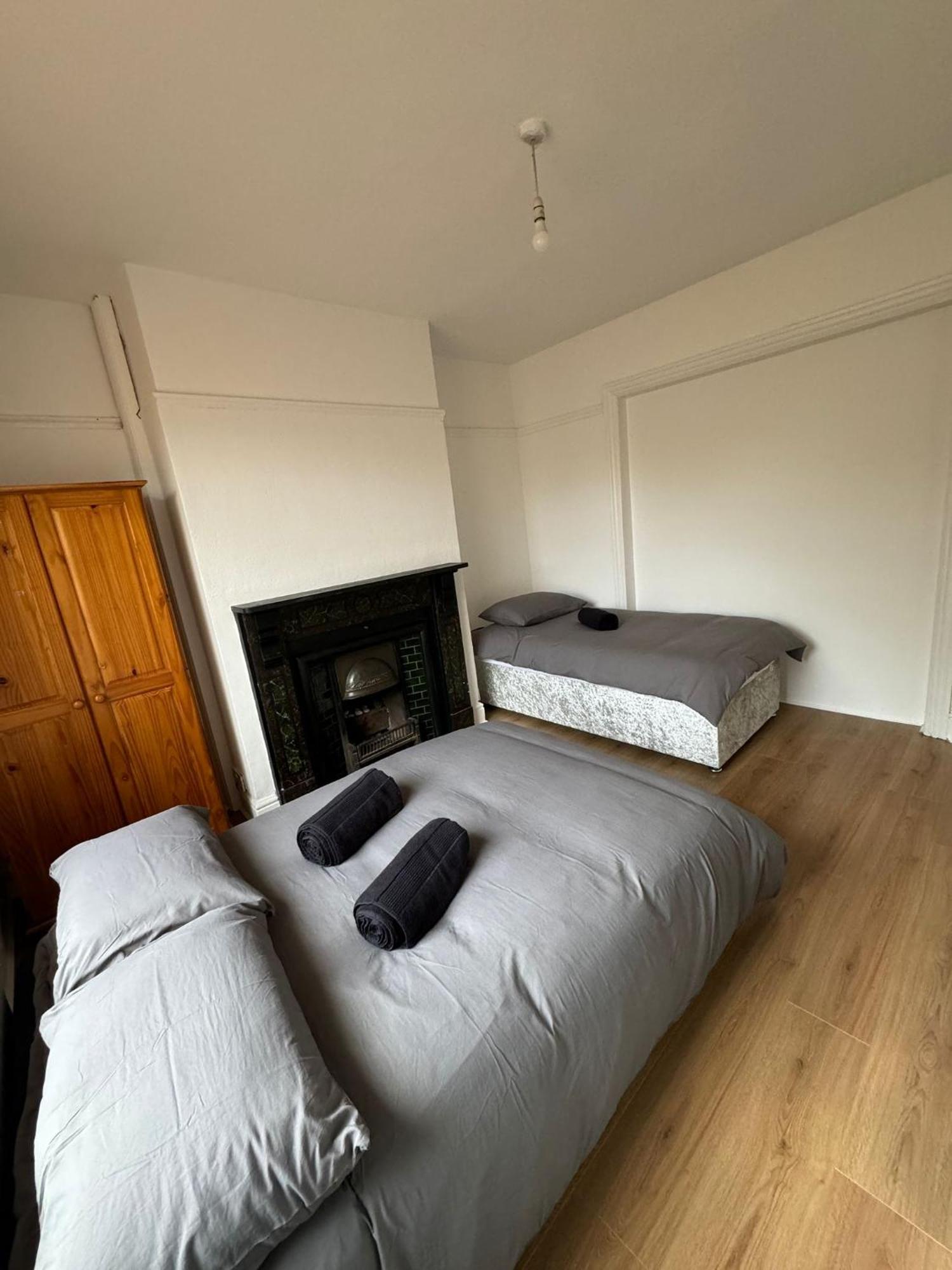 Very Nice Triple Room At 2 Iveragh Rd-5 ダブリン エクステリア 写真